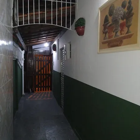 Hospedagem Primeira Quadra da Praia-3